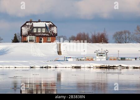 Elbfähre Pevestorf, Elbtalaue, Wendland Stockfoto