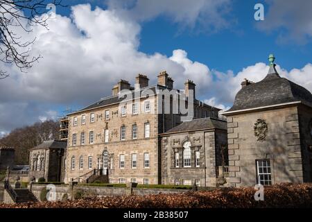 Glasgow, Schottland, Großbritannien. März 2020. Wetter in Großbritannien: Sonniger Tag im Pollok House im Pollok Country Park. Kredit: Skully/Alamy Live News Stockfoto