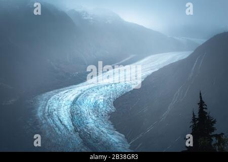 Lachsgletscher, Stewart, British Columbia, Kanada. Moody Szene Stockfoto