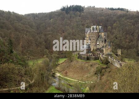 Burg Eltz im Rheinland-pfälzischen Bundesland, Deutschland. Stockfoto