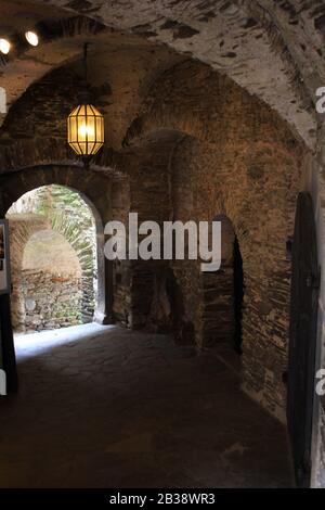 Verwinkelte Steintreppe im Trim Castle Stockfoto