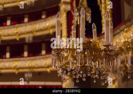 MOSKAU, RUSSLAND-Januar 18: Das Bolschoi-Theater ein historisches Theater von Ballett und Oper in Moskau, Russland, das Innere Auditorium von Architekt Alberto Stockfoto