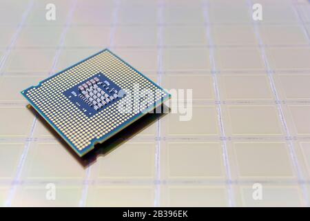 Foto einer Computer-Chip-CPU auf Siliziumwafer Mit Mikrochip Stockfoto