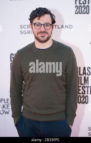 Glasgow, Großbritannien. März 2020. Abgebildet: Simon Bird - Schauspieler. Schottische Premiere des Films, Tage des Bagnold Sommers, auf dem roten Teppich des Glasgow Film Theatre auf dem Glasgow Film Festival 2020. Kredit: Colin Fisher/Alamy Live News Stockfoto