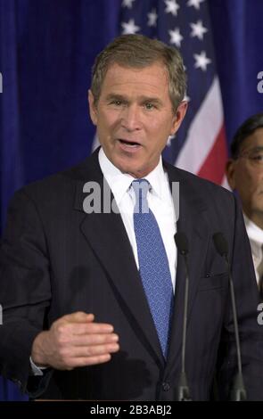 Austin, Texas 0JAN 2001: Der designierte US-Präsident George W. Bush kündigt am Dienstagnachmittag die letzten drei Mitglieder seines Kabinetts an. ©Bob Daemmrich Stockfoto