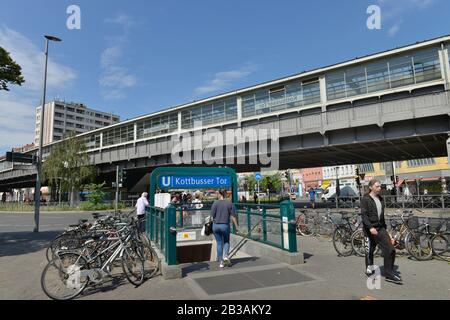 U-Bahnhof, Kottbusser Tor, Kreuzberg, Berlin, Deutschland Stockfoto
