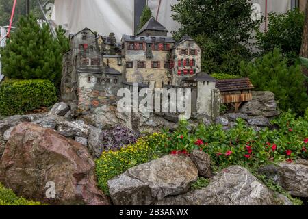 Vaduz, Liechtenstein - 14. Sept. 2014: Das Schloss in der Hauptstadt von Liechtenstein. Schloss Vaduz, die offizielle Residenz des Fürsten von Liechtenstein Stockfoto