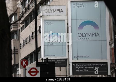 London, Großbritannien. März 2020. Das am 4. März 2020 aufgenommene Foto zeigt einen Blick auf Olympia London, wo Die Londoner Buchmesse 2020 stattfinden soll, in London, Großbritannien. Die Londoner Buchmesse, eine der größten Veranstaltungen im Literaturkalender, wurde am Mittwoch wegen der Bedenken wegen des neuartigen Coronavirus Ausbruchs abberufen. Kredit: Tim Ireland/Xinhua/Alamy Live News Stockfoto