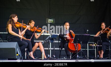 Saint Hubert, Kanada - 28. Juli 2019: Band des Quartetts, die im Parc de la Cité in Saint Hubert spielt Stockfoto