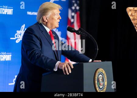 Washington, Vereinigte Staaten Von Amerika. März 2020. Washington, Vereinigte Staaten von Amerika. März 2020. Der US-Präsident Donald Trump spricht auf dem Gesetzesgipfel der Latino Coalition im JW Marriott vom 4. März 2020 in Washington, DC, an. Credit: Tia Dufour/White House Photo/Alamy Live News Stockfoto