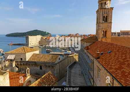 Festung St. John oder St. John's Festung am Eingang des Hafeneingangs in Dubrovnik, Kroatien Stockfoto