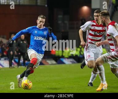 Glasgow, Großbritannien. März 2020. Bei den anhaltenden Premiership-Spielen wurde Rangers gegen Hamilton im Ibrox Stadium, Rangers Home Ground, gespielt. Nach einer Reihe enttäuschender Ergebnisse gab Steven Gerrard, Rangers-Manager an, dass er das Spiel als eine Möglichkeit sehe, "positiv zurückzuprallen". Credit: Findlay/Alamy Live News Stockfoto