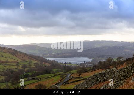 Oben auf der Kampfbahn, auf der Strecke nach Ambleside von ullswater Stockfoto