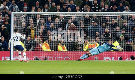 London, ENGLAND - 04. MÄRZ: Tim Krul von Norwich City rettet am 04. März 2020 im Tottenham Hotspur Stadium in London, England, das Spiel der fünften Runde im Emirates FA Cup zwischen Tottenham Hotspur und Norwich City. Credit: Action Foto Sport/Alamy Live News Stockfoto