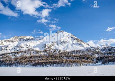 Genießen Sie einen Winterurlaub in Sils/Segl im Engadin Stockfoto