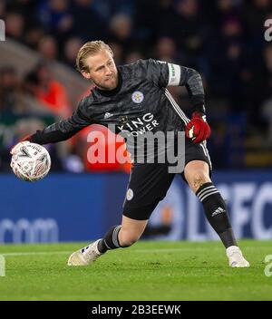 Leicester, Großbritannien. März 2020. Kasper Schmeichel von Leicester City während des Fünften Runden Matches des FA Cup zwischen Leicester City und Birmingham City im King Power Stadium am 4. März 2020 in Leicester, England. (Foto von Daniel Chesterton/phcimages.com) Credit: PHC Images/Alamy Live News Stockfoto