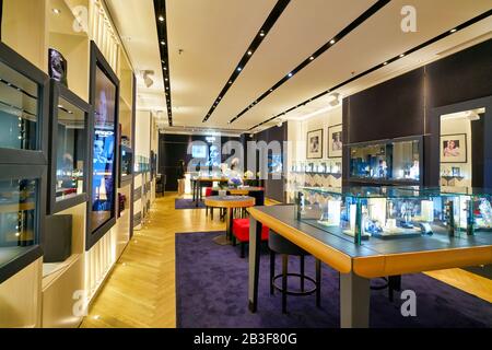 Hongkong, CHINA - 23. JANUAR 2019: Innenschuss des APM Monaco Ladens im New Town Plaza Einkaufszentrum in Sha Tin. APM Monaco ist eine Modeschmuckcom Stockfoto