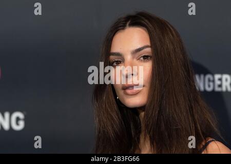 New YORK, NEW YORK - 04. MÄRZ: Emily Ratajkowski nimmt am 4. März 2020 in New York City AN der VERANSTALTUNG "STRONGE by Zumba" im Terminal 5. Stockfoto