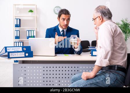 Der Finanzberater, Pensionierung, alter Mann Stockfoto