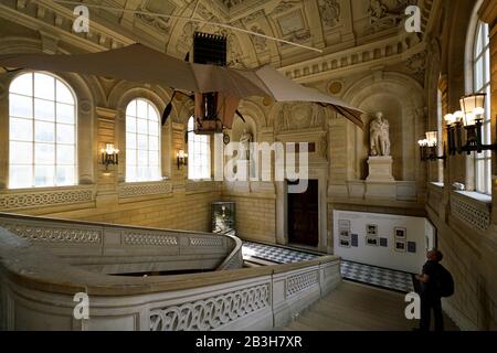 Das ursprüngliche Flugzeug Avion III von Clément Ader wird im Musée des Arts et Métiers.Paris.France ausgestellt. Stockfoto