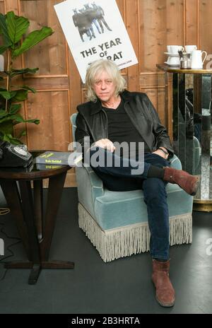 Berlin, Deutschland. Februar 2020. Der irische Rockmusiker Bob Geldof bei einer Presseveranstaltung. Kredit: Jens Kalaene / dpa-Zentralbild / ZB / dpa / Alamy Live News Stockfoto