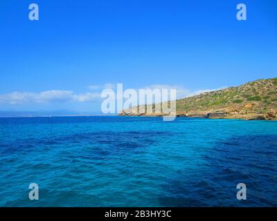 Schöne türkisfarbene Strände und Blick auf die Küste an einem Sommerurlaub. Cala Portals Vells, Mallorca, Spanien, Balearen Stockfoto