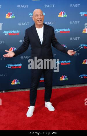 März 2020, Pasadena, CA, USA: Los ANGELES - MAR 4: Howie Mandel bei der America's Got Talent Season 15 Kickoff Red Carpet im Pasadena Civic Auditorium am 4. März 2020 in Pasadena, CA (Credit Image: © Kay Blake/ZUMA Wire) Stockfoto