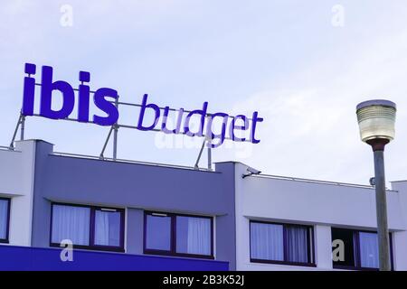 Bordeaux, Aquitanien/Frankreich - 10 28 2019: Ibis Budget Hotels signieren Logo-Gebäude Stockfoto