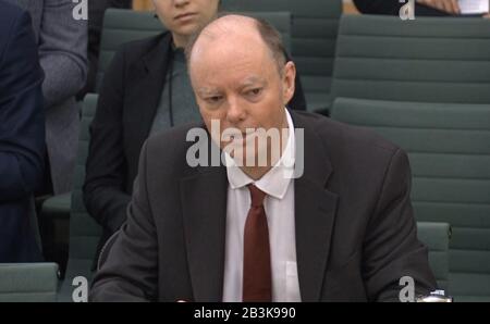 Chief Medical Adviser, Professor für Gesundheit und soziale Versorgung, Chris Whitty, der dem Health and Social Care Select Committee in den Houses of Parliaament, London Beweise für die Vorbereitungen auf Coronavirus vorlegte. Stockfoto