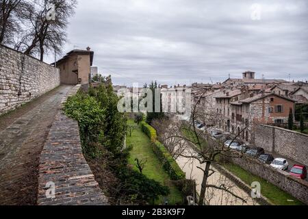 Italien, Umbrien, Blick auf Gubbio Stockfoto