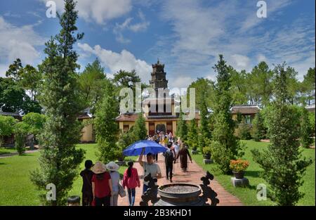 Turm der Fremde und Anmut 'Thap Phuoc Duyen', Thien-Mu-Pagode, Hue, Vietnam Stockfoto