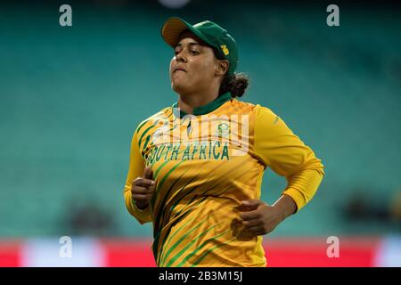 Sydney, Australien. März 2020. Chloe Tryon aus Südafrika Fielding beim T20-WM-Halbfinalspiel Der Frauen zwischen Australien und Südafrika im Sydney Cricket Ground, Sydney, Australien am 5. März 2020. Foto von Peter Dovgan. Nur redaktionelle Nutzung, Lizenz für kommerzielle Nutzung erforderlich. Keine Verwendung bei Wetten, Spielen oder einer einzelnen Club-/Liga-/Spielerpublikationen. Kredit: UK Sports Pics Ltd/Alamy Live News Stockfoto