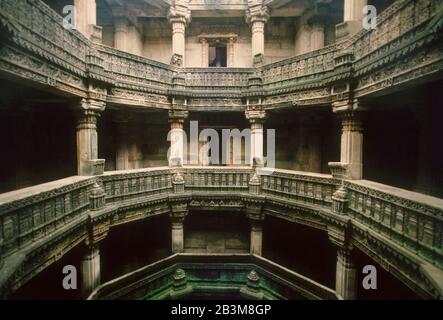 Adalaj Step Well, Ahmedabad, Gujarat, Indien, Asien Stockfoto