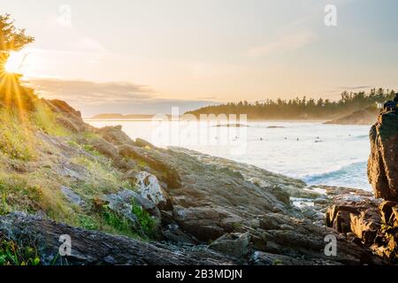 Tofino, Cox Bay Beach bei Sonnenuntergang. Vancouver Island, British Columbia, Kanada Stockfoto