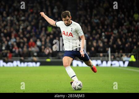 London, Großbritannien. März 2020. Jan Vertonghen von Tottenham Hotspur im Einsatz. Der Emirates FA Cup, 5. Runde, Tottenham Hotspur gegen Norwich City im Tottenham Hotspur Stadium in London am Mittwoch, 4. März 2020. Dieses Bild darf nur für redaktionelle Zwecke verwendet werden. Nur redaktionelle Nutzung, Lizenz für kommerzielle Nutzung erforderlich. Keine Verwendung bei Wetten, Spielen oder einer einzelnen Club-/Liga-/Spielerpublikationen. PIC von Steffan Bowen/ Credit: Andrew Orchard Sportfotografie/Alamy Live News Stockfoto