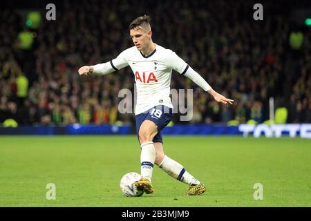 London, Großbritannien. März 2020. Giovanni Lo Celso von Tottenham Hotspur in Aktion. Der Emirates FA Cup, 5. Runde, Tottenham Hotspur gegen Norwich City im Tottenham Hotspur Stadium in London am Mittwoch, 4. März 2020. Dieses Bild darf nur für redaktionelle Zwecke verwendet werden. Nur redaktionelle Nutzung, Lizenz für kommerzielle Nutzung erforderlich. Keine Verwendung bei Wetten, Spielen oder einer einzelnen Club-/Liga-/Spielerpublikationen. PIC von Steffan Bowen/ Credit: Andrew Orchard Sportfotografie/Alamy Live News Stockfoto