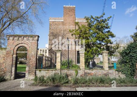 Das Äußere von Sir John Soanes Pitzhanger Manor & Gallery, Mattock Lane, Ealing, London W5, Großbritannien Stockfoto