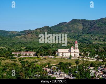 Nuestra Senora de la Caridad del Cobre Basilica, erhöhte Aussicht, El Cobre, Provinz Santiago de Cuba, Kuba, Westindien, Karibik, Mittelamerika Stockfoto