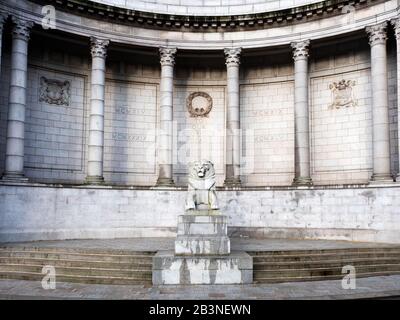 Das Kriegsdenkmal im Korberviereck von Cowdray Hall Schoolhill Aberdeen Scotland Stockfoto