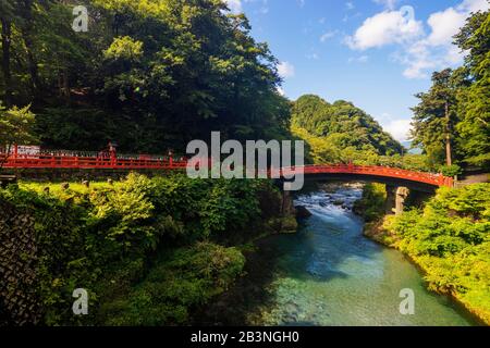 Shinkyo Bashi-Brücke am Fluss Daiya, Nikko, UNESCO-Weltkulturerbe, Präfektur Tokigi, Honshu, Japan, Asien Stockfoto