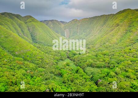 Luftbild mit der Drohne des Halawa-Tals, Molokai-Insel, Hawaii, Vereinigte Staaten von Amerika, Nordamerika Stockfoto