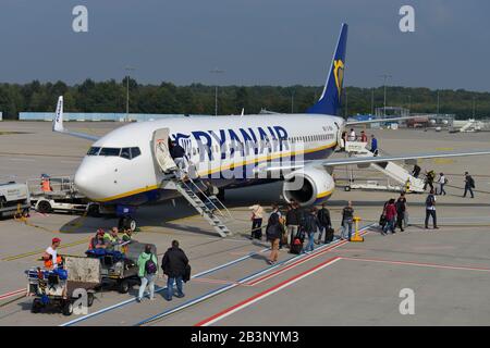 Ryanair Flugzeug, Flughafen Köln/Bonn, Nordrhein-Westfalen, Deutschland Stockfoto