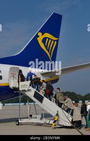 Ryanair Flugzeug, Flughafen Köln/Bonn, Nordrhein-Westfalen, Deutschland Stockfoto