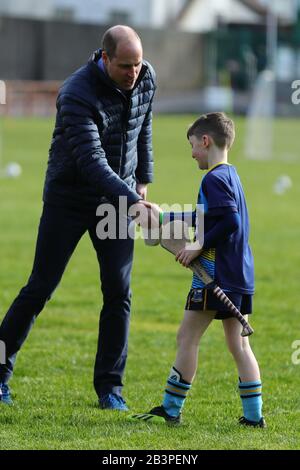 Der Herzog von Cambridge bei einem Besuch des Salthill Knocknacarra GAA Clubs in Galway, am dritten Tag ihres Besuches in der Republik Irland. Stockfoto