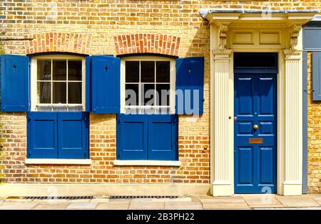 Die Häuser der Fournier Street, früher Church Street, ist eine 'East-end' Straße mit Häusern aus dem 18. Jahrhundert in Spitalfields im Zentrum Londons im East End Stockfoto