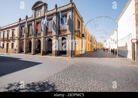 Blick auf die Straße auf das Rathaus in der Stadt La Laguna auf der Insel Tenera, Spanien Stockfoto