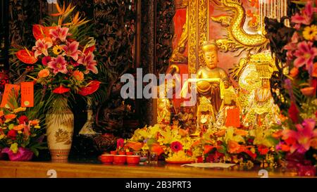 TAICHUNG, TAIWAN - 26. FEBRUAR 2020: Eine Statue der Meeresgöttinnen est Mazu, Dajia Jenn Lann Tempel Stockfoto