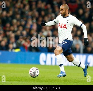 London, ENGLAND - 04. MÄRZ: Lucas Moura von Tottenham Hotspur im Rahmen des Fünften Runden Matches des Emirates FA Cup zwischen Tottenham Hotspur und Norwich C im Einsatz Stockfoto