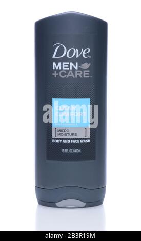 Irvine, CA - 14. Mai 2014: Eine 13,5 oz Flasche Dove Men +Care Body and Face Wash Dove ist eine persönliche Pflegemarke im Besitz von Unilever. Stockfoto