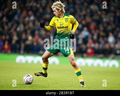 London, ENGLAND - 04. MÄRZ: Todd Cantwell von Norwich City im Rahmen des Fünften Runden Matches des Emirates FA Cup zwischen Tottenham Hotspur und Norwich City im Einsatz Stockfoto